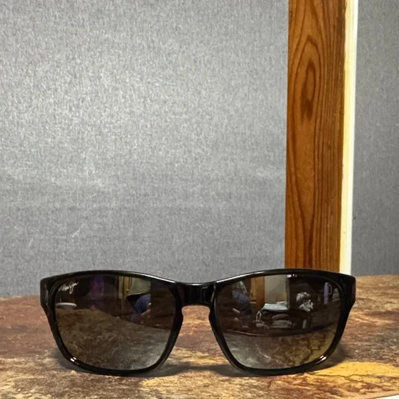 Used Maui jim mixed plate - Picture 1 of 7